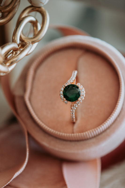 Sweet Love Rose Gold in Emerald Stone